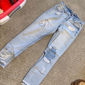 Light wash jeans 👖